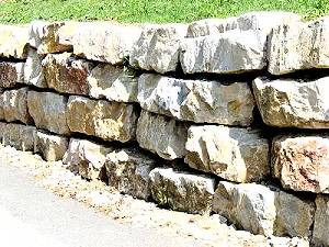 Blocs de roches calcaires extraits de la carrière de Durlinsdorf